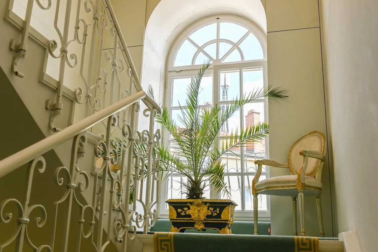 Hotel Opera München 4*,