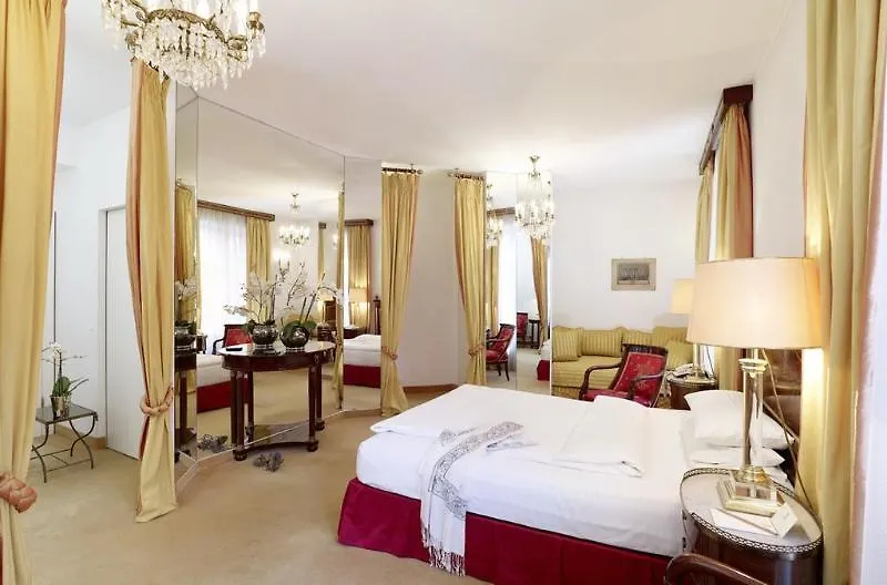 Hotel Opera München 4*,